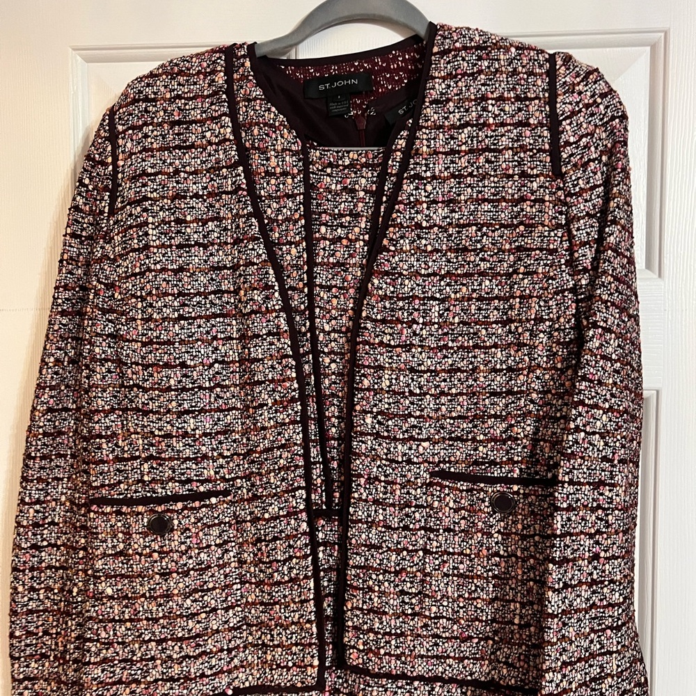St. John burgundy tweed suit: dress and blazer; like new size 8 - Medium